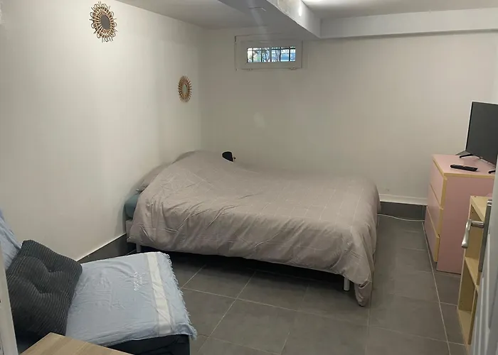 Petite Avec Sdb Partagee Kwatera prywatna